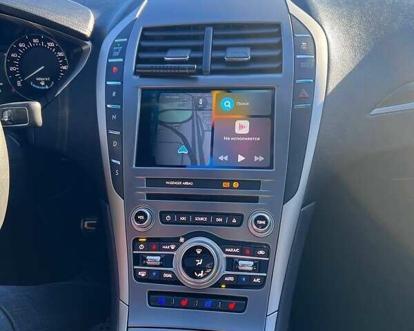 Белый Линкольн МКЗ, объемом двигателя 3 л и пробегом 82 тыс. км за 18000 $, фото 10 на Automoto.ua