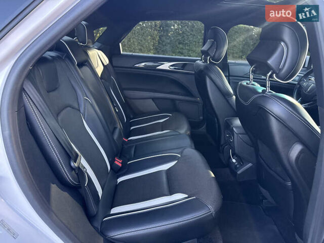 Белый Линкольн МКЗ, объемом двигателя 3 л и пробегом 85 тыс. км за 18499 $, фото 28 на Automoto.ua