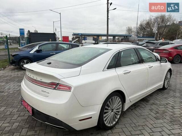 Білий Лінкольн MKZ, об'ємом двигуна 2 л та пробігом 209 тис. км за 9400 $, фото 7 на Automoto.ua
