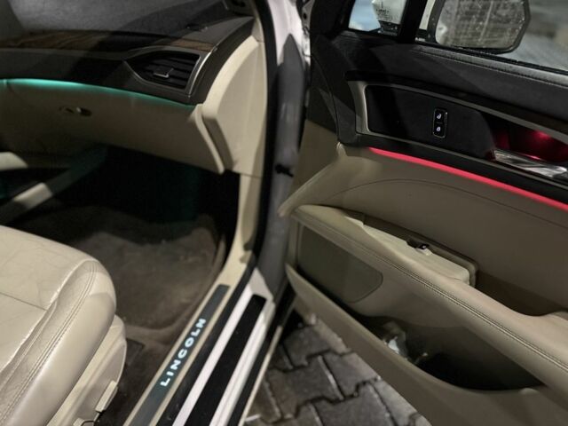 Белый Линкольн МКЗ, объемом двигателя 2 л и пробегом 215 тыс. км за 6950 $, фото 20 на Automoto.ua