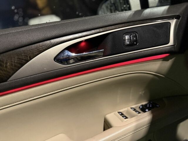 Белый Линкольн МКЗ, объемом двигателя 2 л и пробегом 215 тыс. км за 6950 $, фото 19 на Automoto.ua