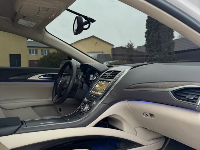 Белый Линкольн МКЗ, объемом двигателя 2 л и пробегом 214 тыс. км за 6999 $, фото 2 на Automoto.ua