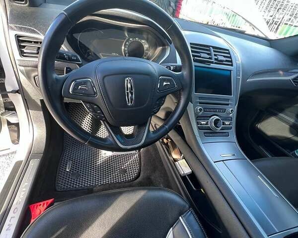 Белый Линкольн МКЗ, объемом двигателя 3 л и пробегом 82 тыс. км за 18000 $, фото 27 на Automoto.ua