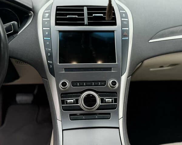 Білий Лінкольн MKZ, об'ємом двигуна 2 л та пробігом 93 тис. км за 14800 $, фото 10 на Automoto.ua