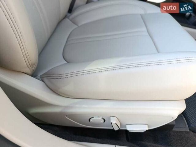 Білий Лінкольн MKZ, об'ємом двигуна 2 л та пробігом 143 тис. км за 21000 $, фото 18 на Automoto.ua