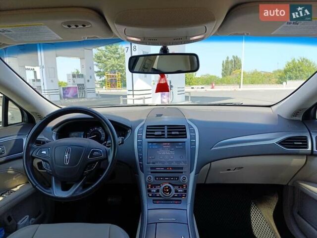 Білий Лінкольн MKZ, об'ємом двигуна 2 л та пробігом 143 тис. км за 21000 $, фото 21 на Automoto.ua