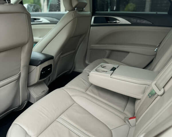 Белый Линкольн МКЗ, объемом двигателя 2 л и пробегом 91 тыс. км за 15900 $, фото 13 на Automoto.ua