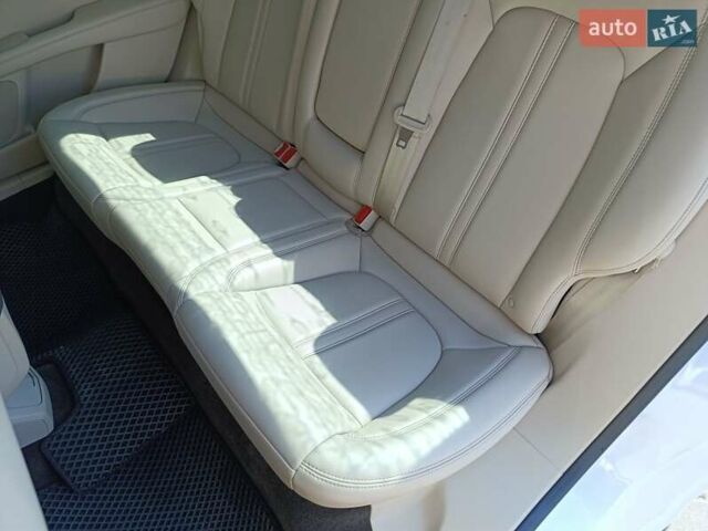 Білий Лінкольн MKZ, об'ємом двигуна 2 л та пробігом 143 тис. км за 21000 $, фото 12 на Automoto.ua