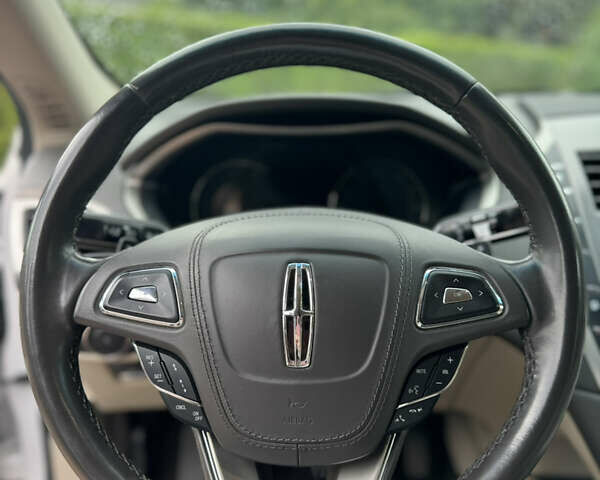 Білий Лінкольн MKZ, об'ємом двигуна 2 л та пробігом 93 тис. км за 14800 $, фото 9 на Automoto.ua