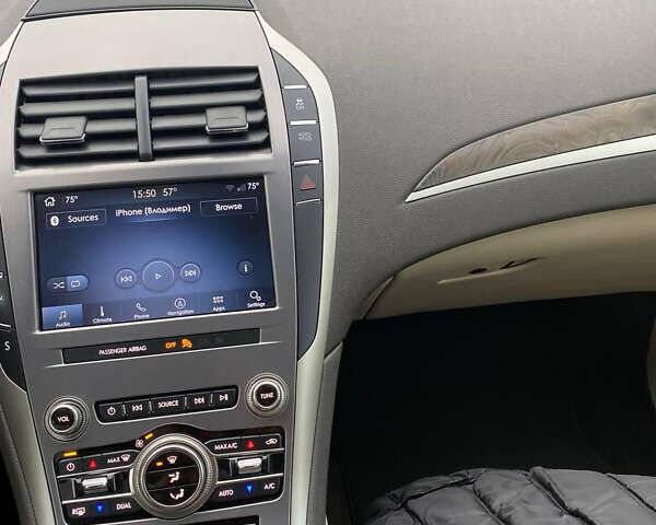 Білий Лінкольн MKZ, об'ємом двигуна 2 л та пробігом 89 тис. км за 18200 $, фото 7 на Automoto.ua