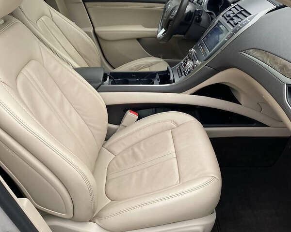 Білий Лінкольн MKZ, об'ємом двигуна 2 л та пробігом 89 тис. км за 18200 $, фото 8 на Automoto.ua