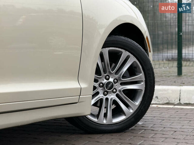 Бежевий Лінкольн MKZ, об'ємом двигуна 2 л та пробігом 190 тис. км за 13450 $, фото 18 на Automoto.ua