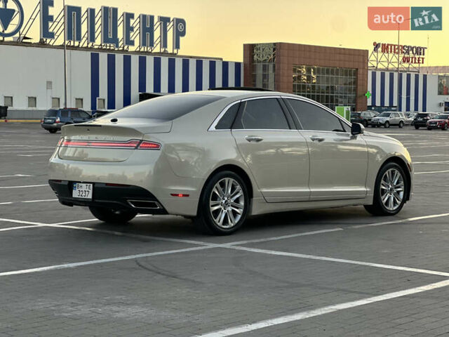 Бежевый Линкольн МКЗ, объемом двигателя 2 л и пробегом 198 тыс. км за 14300 $, фото 5 на Automoto.ua