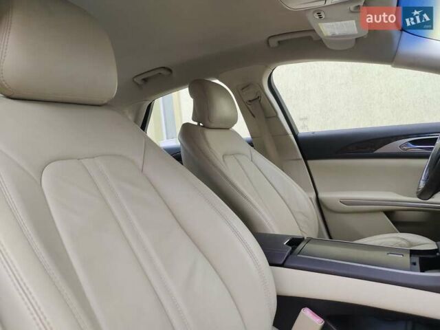 Бежевый Линкольн МКЗ, объемом двигателя 2 л и пробегом 132 тыс. км за 10000 $, фото 5 на Automoto.ua