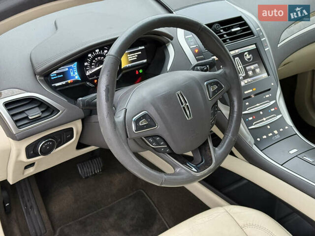 Бежевий Лінкольн MKZ, об'ємом двигуна 2 л та пробігом 190 тис. км за 13450 $, фото 38 на Automoto.ua