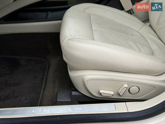 Бежевий Лінкольн MKZ, об'ємом двигуна 2 л та пробігом 190 тис. км за 13450 $, фото 40 на Automoto.ua