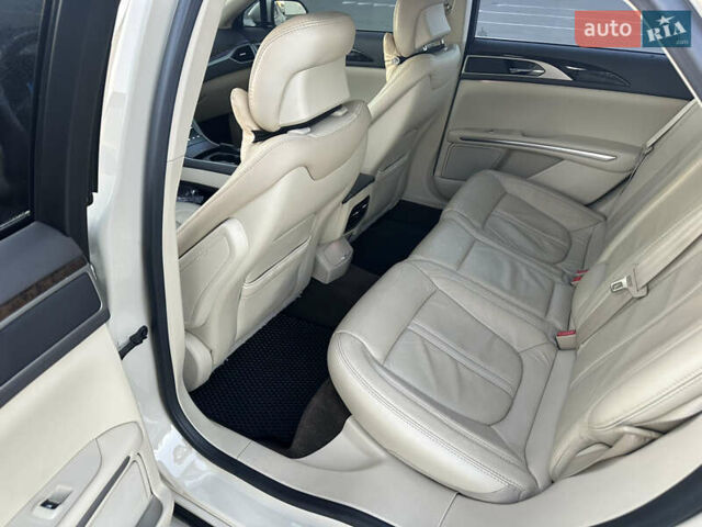 Бежевый Линкольн МКЗ, объемом двигателя 2 л и пробегом 198 тыс. км за 14300 $, фото 16 на Automoto.ua