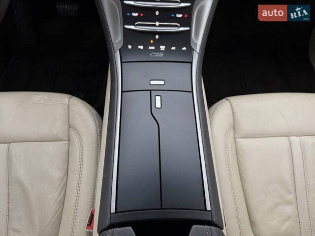 Бежевий Лінкольн MKZ, об'ємом двигуна 2 л та пробігом 190 тис. км за 13450 $, фото 27 на Automoto.ua