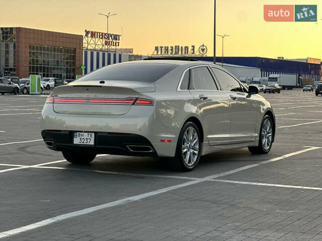 Бежевый Линкольн МКЗ, объемом двигателя 2 л и пробегом 198 тыс. км за 14300 $, фото 6 на Automoto.ua