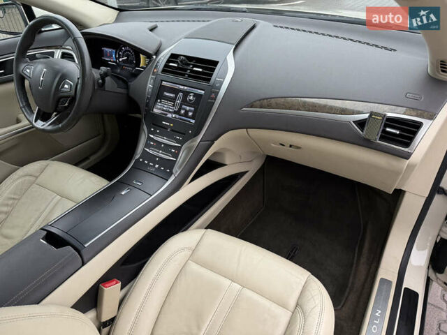 Бежевий Лінкольн MKZ, об'ємом двигуна 2 л та пробігом 190 тис. км за 13450 $, фото 31 на Automoto.ua