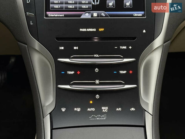 Бежевий Лінкольн MKZ, об'ємом двигуна 2 л та пробігом 190 тис. км за 13450 $, фото 26 на Automoto.ua