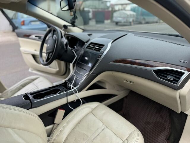 Бежевий Лінкольн MKZ, об'ємом двигуна 2 л та пробігом 110 тис. км за 14000 $, фото 6 на Automoto.ua