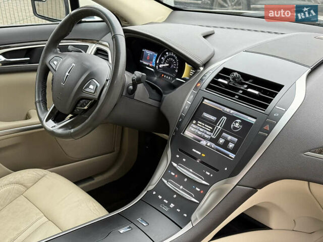 Бежевий Лінкольн MKZ, об'ємом двигуна 2 л та пробігом 190 тис. км за 13450 $, фото 32 на Automoto.ua