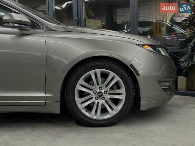 Бежевый Линкольн МКЗ, объемом двигателя 2 л и пробегом 172 тыс. км за 9100 $, фото 4 на Automoto.ua