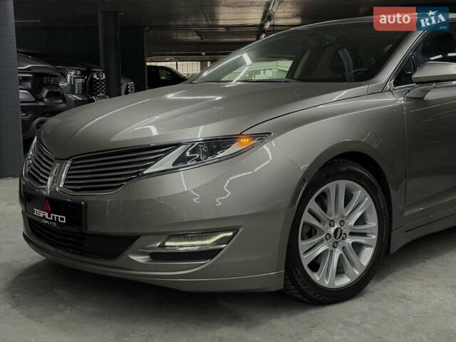Бежевый Линкольн МКЗ, объемом двигателя 2 л и пробегом 172 тыс. км за 9100 $, фото 8 на Automoto.ua