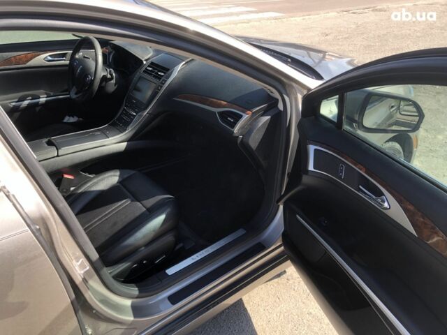 Бежевий Лінкольн MKZ, об'ємом двигуна 0 л та пробігом 186 тис. км за 12600 $, фото 8 на Automoto.ua