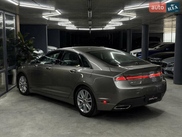 Бежевый Линкольн МКЗ, объемом двигателя 2 л и пробегом 172 тыс. км за 9100 $, фото 9 на Automoto.ua