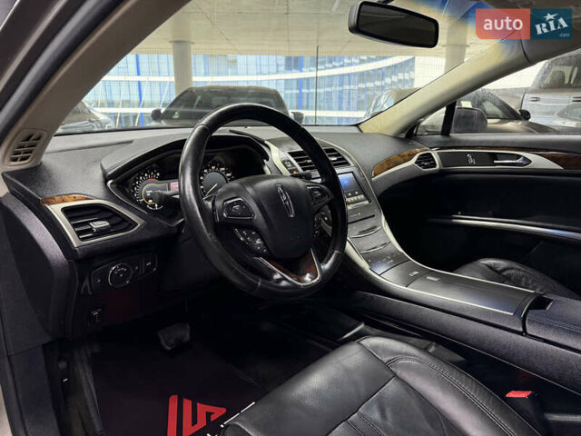 Бежевый Линкольн МКЗ, объемом двигателя 2 л и пробегом 172 тыс. км за 9100 $, фото 19 на Automoto.ua