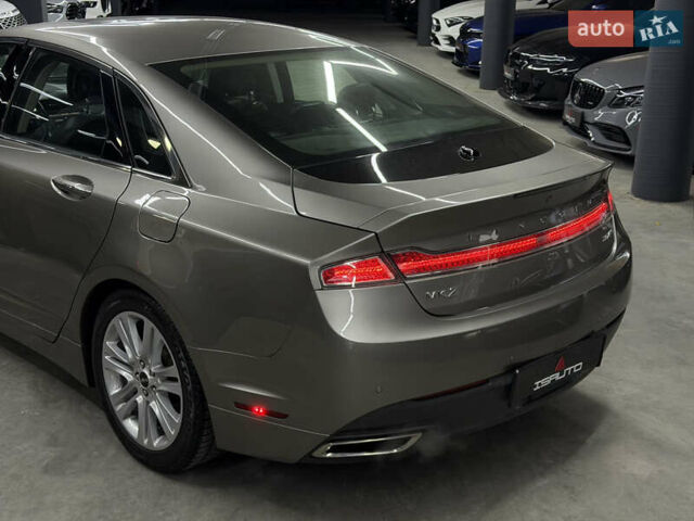 Бежевый Линкольн МКЗ, объемом двигателя 2 л и пробегом 172 тыс. км за 9100 $, фото 11 на Automoto.ua