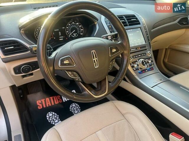 Бежевый Линкольн МКЗ, объемом двигателя 2 л и пробегом 112 тыс. км за 14700 $, фото 16 на Automoto.ua