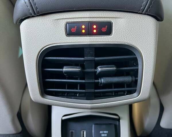 Бежевый Линкольн МКЗ, объемом двигателя 2 л и пробегом 112 тыс. км за 14700 $, фото 35 на Automoto.ua