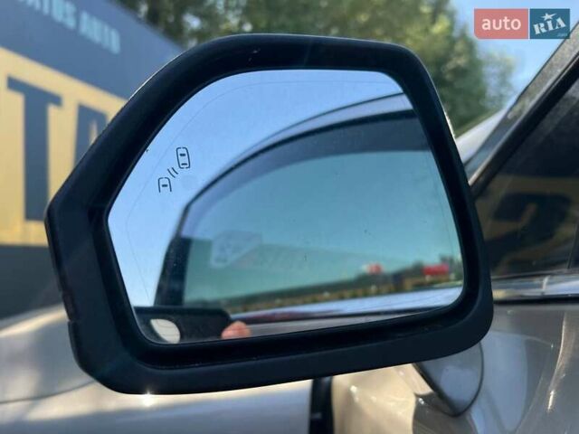 Бежевый Линкольн МКЗ, объемом двигателя 2 л и пробегом 112 тыс. км за 14700 $, фото 4 на Automoto.ua