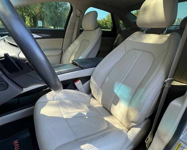 Бежевый Линкольн МКЗ, объемом двигателя 2 л и пробегом 112 тыс. км за 14700 $, фото 17 на Automoto.ua