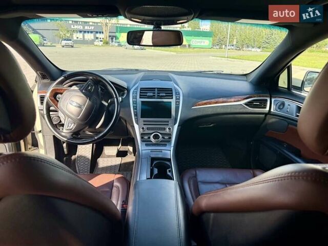 Бежевый Линкольн МКЗ, объемом двигателя 3 л и пробегом 123 тыс. км за 19000 $, фото 6 на Automoto.ua