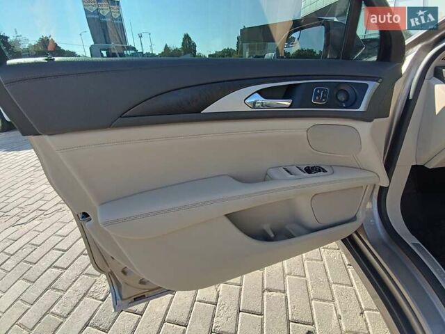 Бежевый Линкольн МКЗ, объемом двигателя 2 л и пробегом 59 тыс. км за 19300 $, фото 9 на Automoto.ua