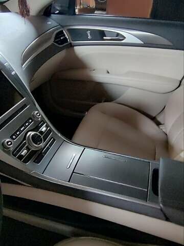 Бежевий Лінкольн MKZ, об'ємом двигуна 2 л та пробігом 107 тис. км за 21000 $, фото 24 на Automoto.ua