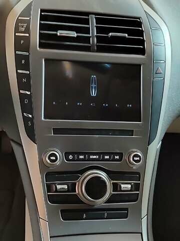 Бежевий Лінкольн MKZ, об'ємом двигуна 2 л та пробігом 107 тис. км за 21000 $, фото 17 на Automoto.ua