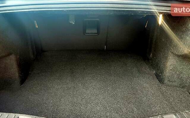 Чорний Лінкольн MKZ, об'ємом двигуна 2 л та пробігом 232 тис. км за 11000 $, фото 4 на Automoto.ua