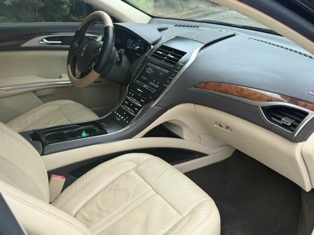 Черный Линкольн МКЗ, объемом двигателя 2 л и пробегом 148 тыс. км за 3400 $, фото 10 на Automoto.ua