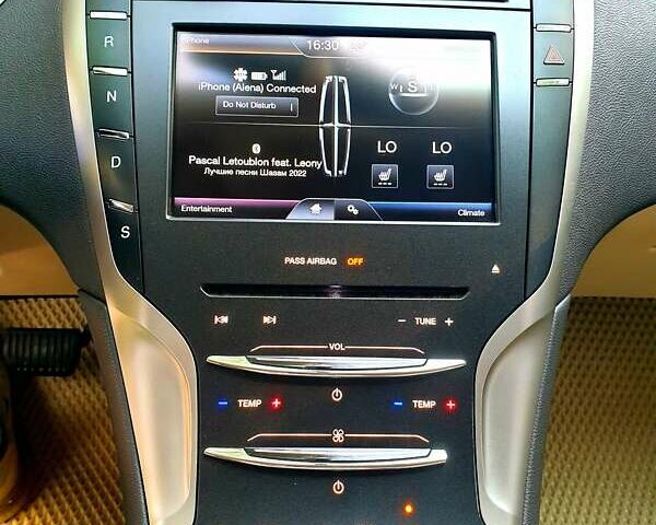 Чорний Лінкольн MKZ, об'ємом двигуна 2 л та пробігом 250 тис. км за 12000 $, фото 12 на Automoto.ua