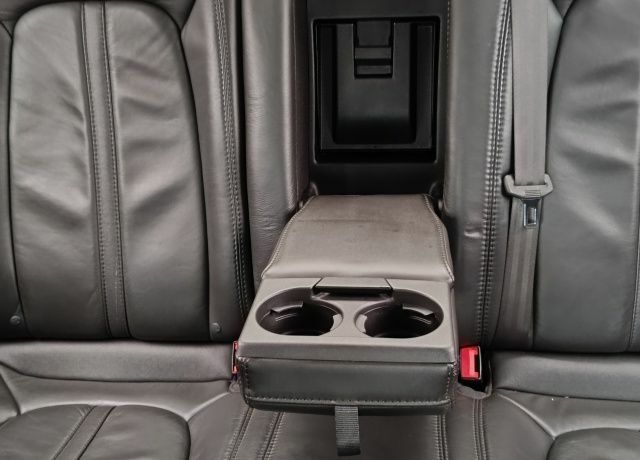 Черный Линкольн МКЗ, объемом двигателя 2 л и пробегом 162 тыс. км за 11000 $, фото 5 на Automoto.ua