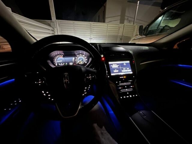 Черный Линкольн МКЗ, объемом двигателя 2 л и пробегом 221 тыс. км за 10800 $, фото 4 на Automoto.ua