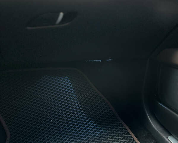 Черный Линкольн МКЗ, объемом двигателя 2 л и пробегом 209 тыс. км за 10000 $, фото 38 на Automoto.ua