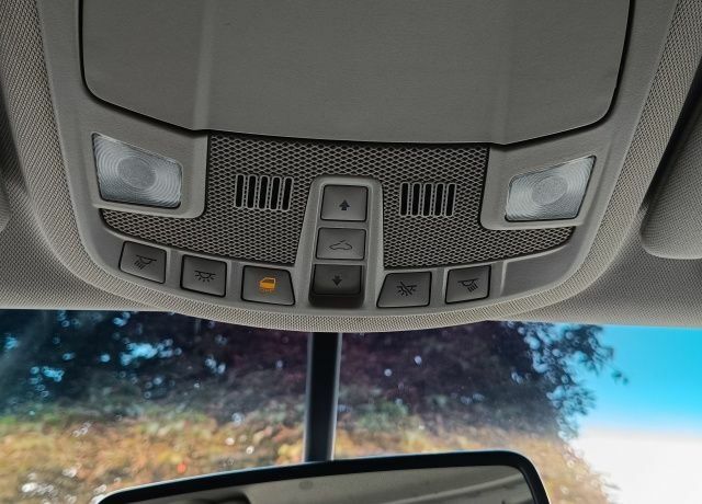 Черный Линкольн МКЗ, объемом двигателя 2 л и пробегом 162 тыс. км за 11000 $, фото 9 на Automoto.ua