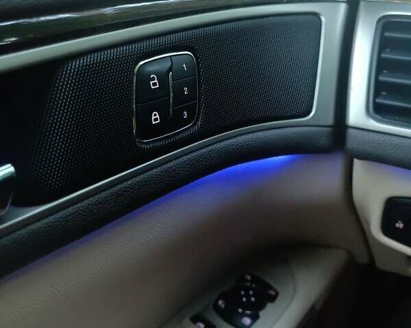 Черный Линкольн МКЗ, объемом двигателя 2 л и пробегом 242 тыс. км за 12800 $, фото 26 на Automoto.ua