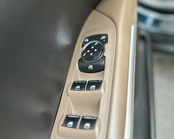 Черный Линкольн МКЗ, объемом двигателя 2 л и пробегом 209 тыс. км за 10000 $, фото 33 на Automoto.ua